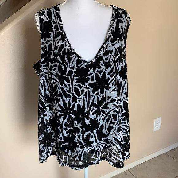 Floral tank top - Picture 1 of 5